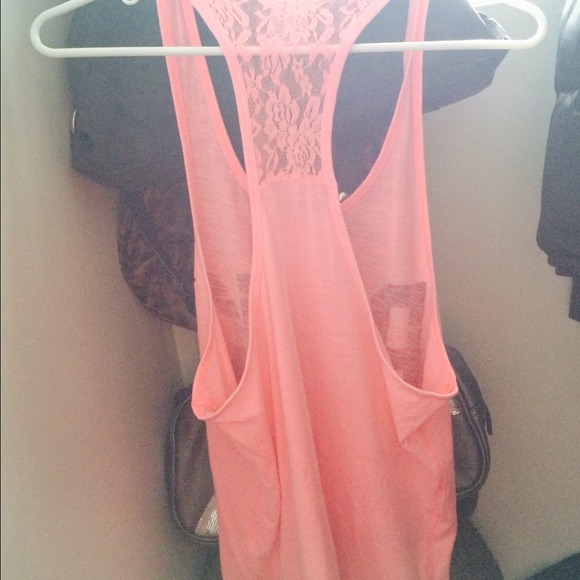 SOLD!!!🚫🚫🚫🎉️PRICE REDUCED!!  BOYFRIEND TANK! - Picture 3 of 3