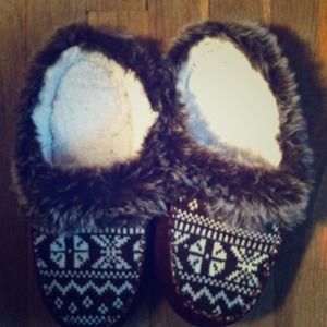 Tribal Patterned Slippers