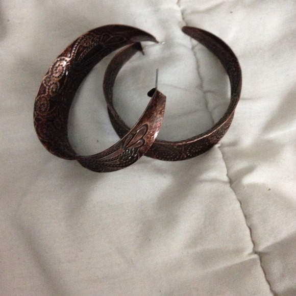 2 pairs of earrings - Picture 2 of 3