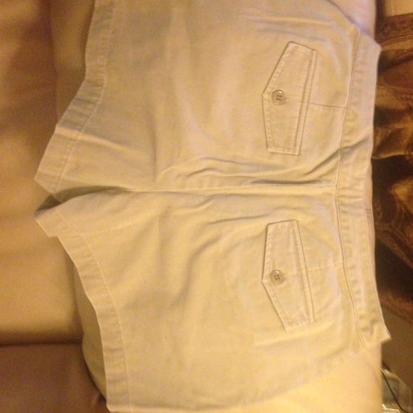 NWOT J Crew khaki shorts - Picture 2 of 3