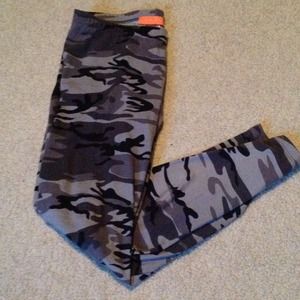Grey camo leggings