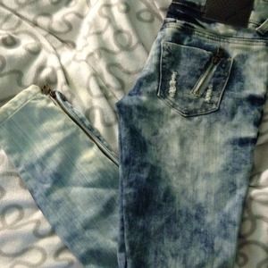 Hold Unique Acid Wash jeans👖💙