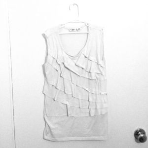White ruffled tanktop