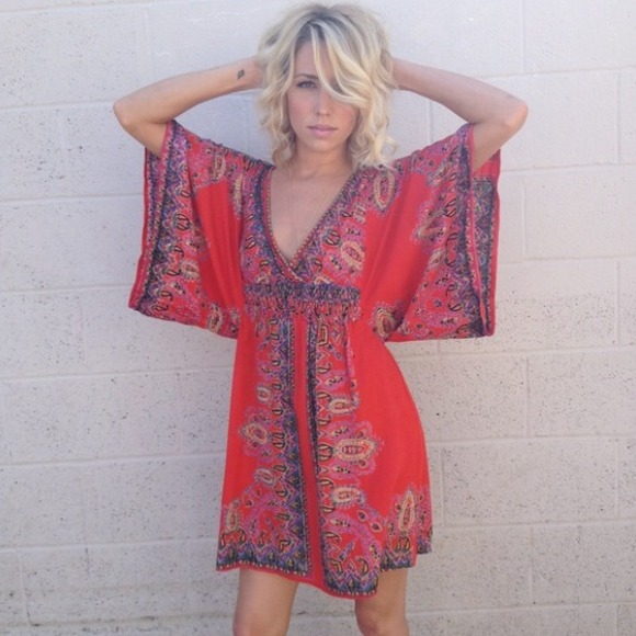 Red Kimono Sleeve Dress & Bag Hold
