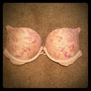 Victoria's Secret bombshell bra