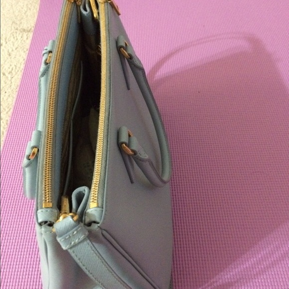 Handbag - Picture 2 of 4