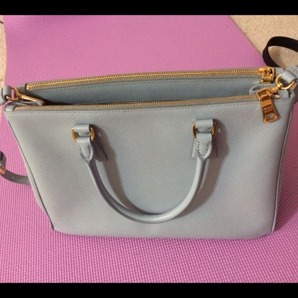 Handbag - Picture 3 of 4