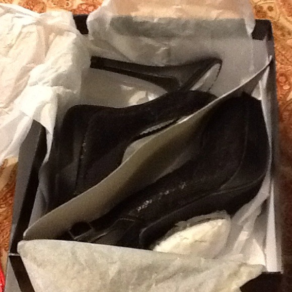 sling back peep toe blk sequence