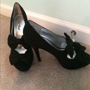 Black Peep Toe Bow Heels