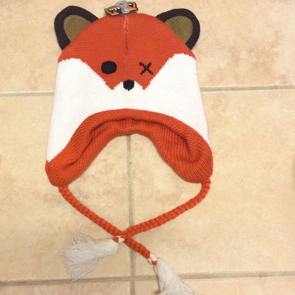 Accessories - Knit fox hat