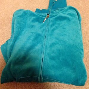 Size small hoodie 💙