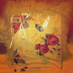 Forever 21 short sleeve floral shirt, size 1X.