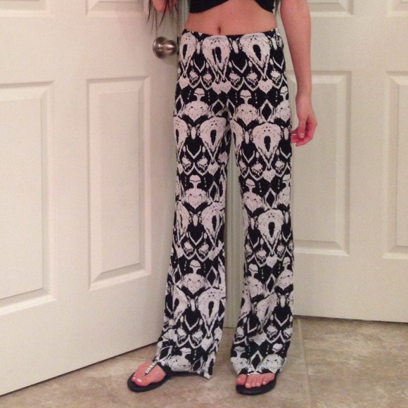 ❌SOLD❌NWT Black and White Palazzo Pants