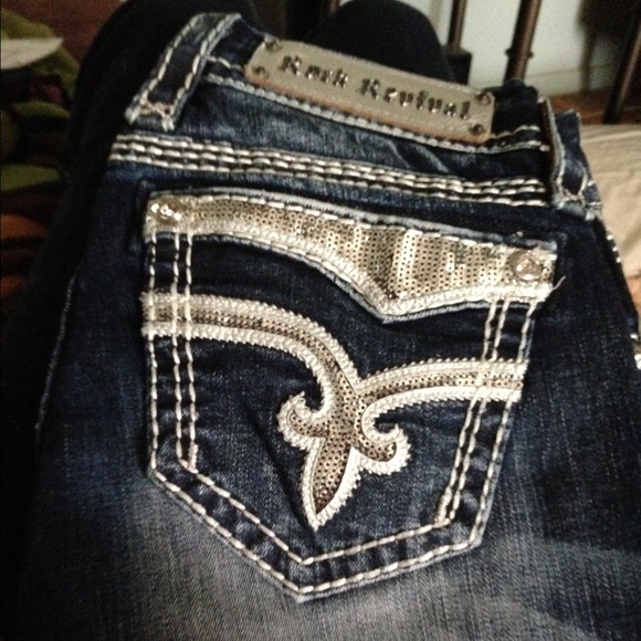 ❌TRADED❌Size 27 Rock Revival Mid Rise Skinny