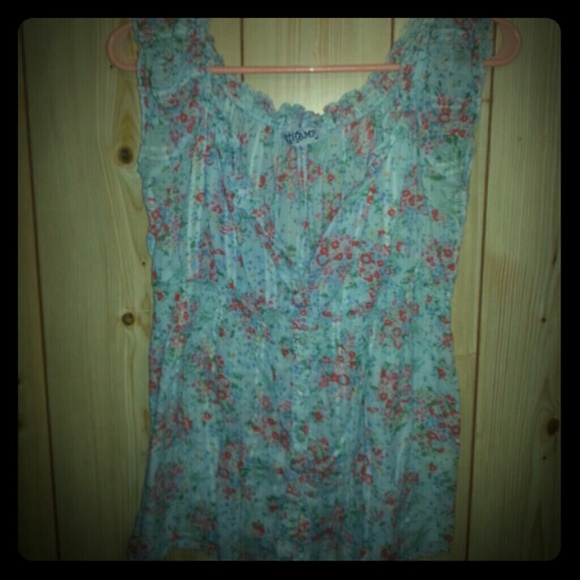 Poofed button up top