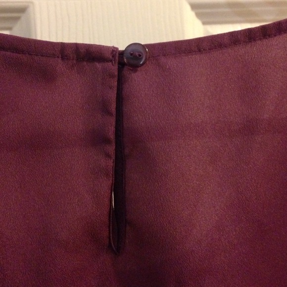 Mossimo XL plum pleated polyester blouse - Picture 3 of 3