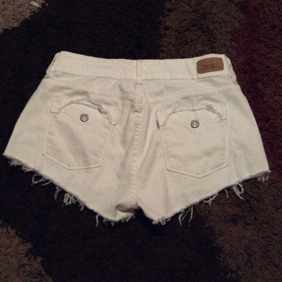 Levi mid rise shorts size 10 - Picture 2 of 2