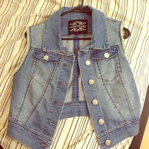 ❎SOLD❎ Jean denim vest