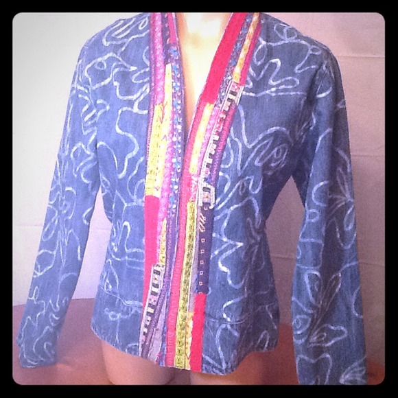 CHICO'S DENIM JACKET💋PRETTY!❤️ SIZE M