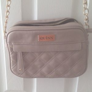 Quinn cross body purse
