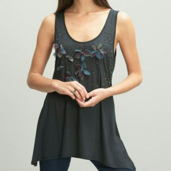 🚫SOLD on Threadflip🚫 Banana Republic Tank - Picture 1 of 1
