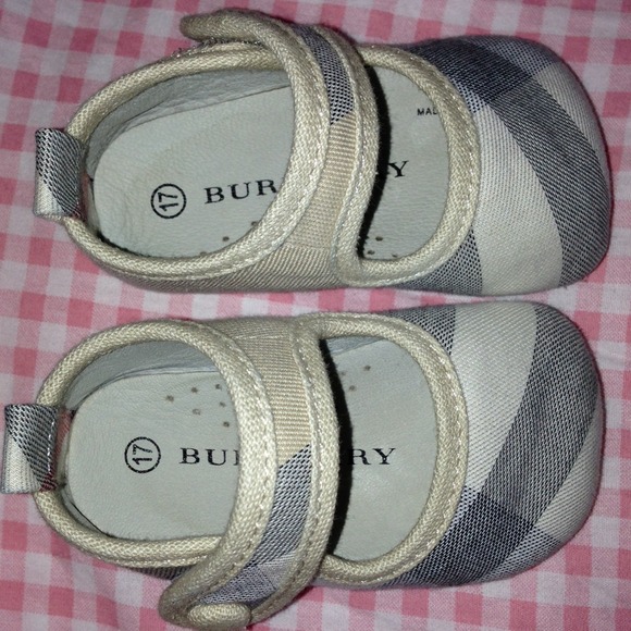 🚫Sold🚫Burberry Infant Shoes(Girls)