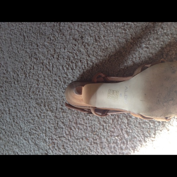 Aldo - Picture 3 of 3