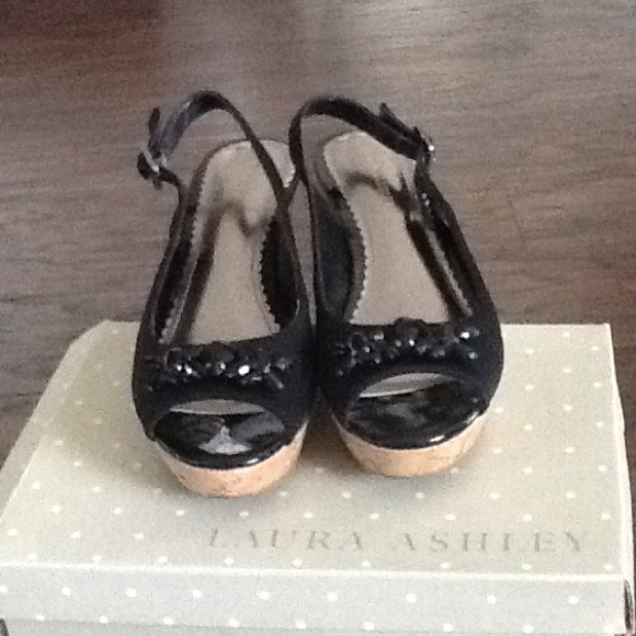 Laura Ashley open toe wedge