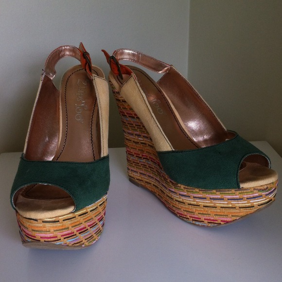Summer wedges size 8
