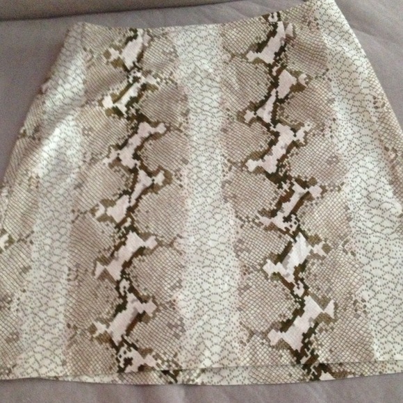 Xoxo zipper snake inspired pattern zipper skirt