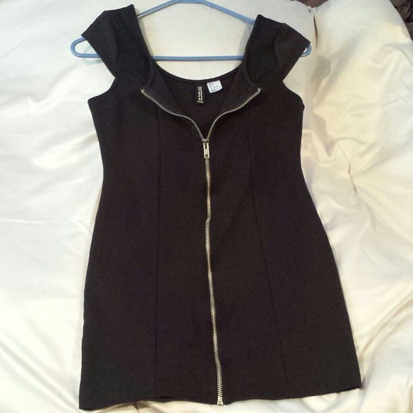 H&M Black Zipper short dress