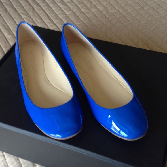 Vera wang flats