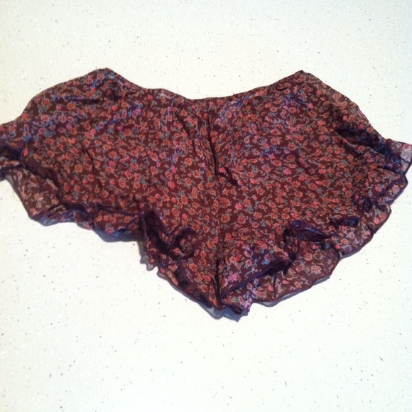 🚫SOLD on Threadflip🚫 Brandy Melville vodis - Picture 2 of 3