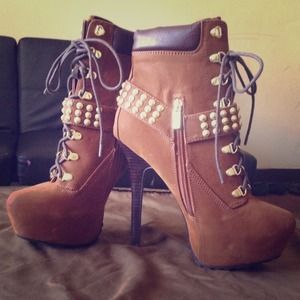 Sexy Studded Stilletto Boots! Size 8.5