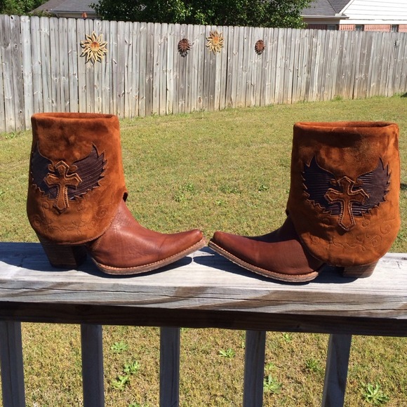 Boots - Picture 2 of 4