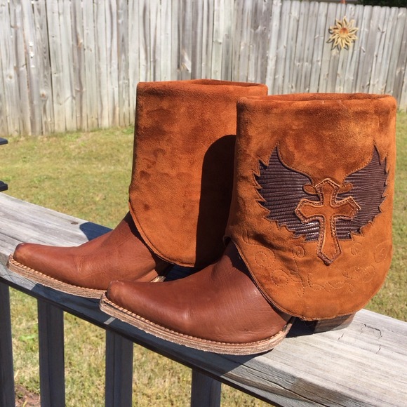 Boots - Picture 3 of 4