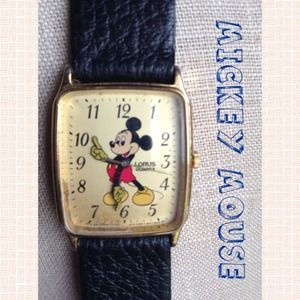 ⚡️REDUCED⚡️Vintage Mickey Mouse watch