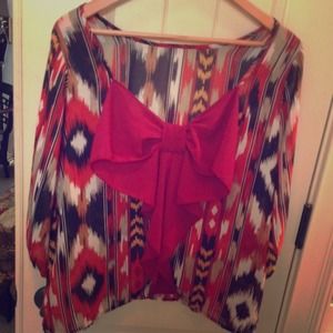 Multi color 3/4 top with bow on back