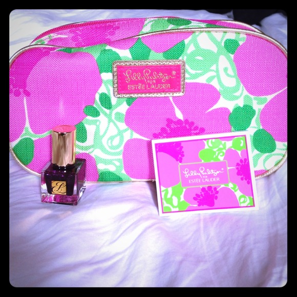 Lilly Pulitzer Accessories - New✨ Pulitzer Estée Lauder make up bag w/shadow