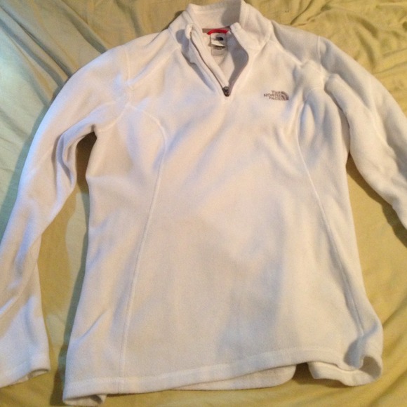 White pullover north face! - Picture 2 of 2