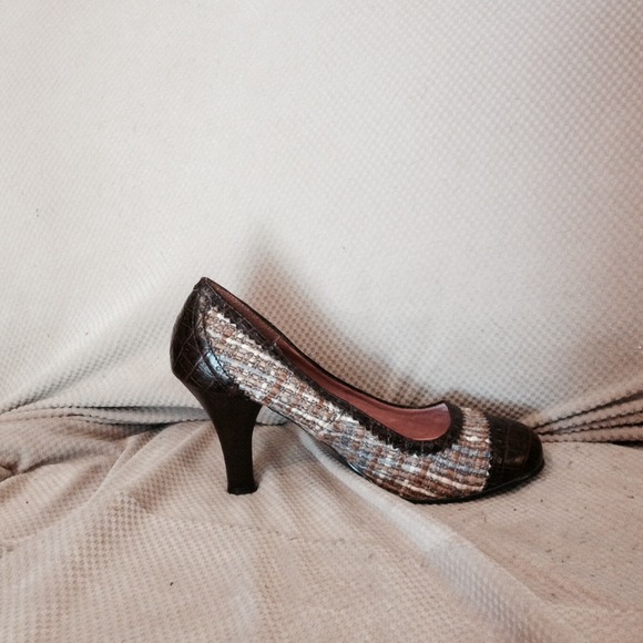 Shoes - Picture 3 of 3