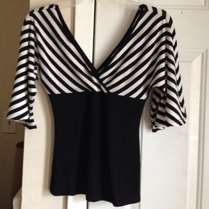 Black and White Strip V front and back Top