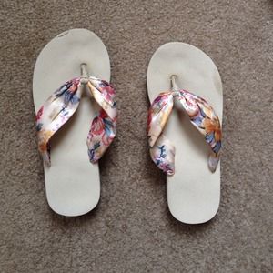 Zara floral print nude flip flop