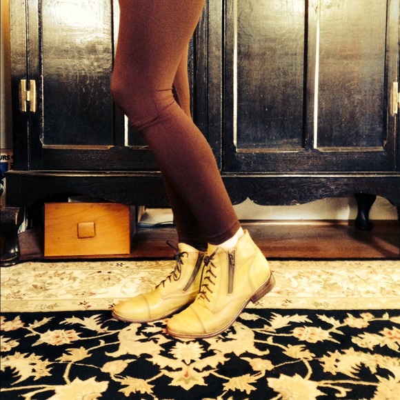 Awesome ankle boot. Lovely antiqued color. Size 9