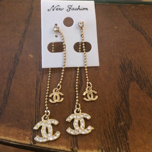 Dangled fashion earrings