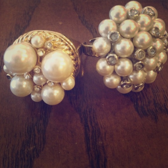 Set of pearl rings