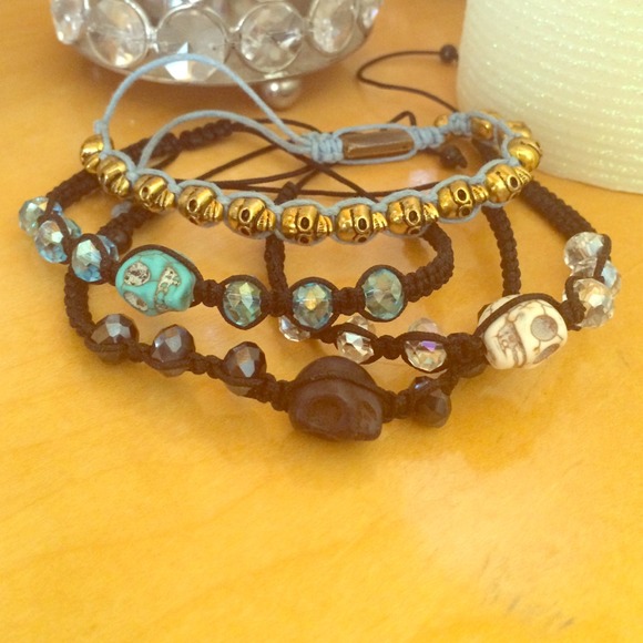 Set of 4 scull braclets