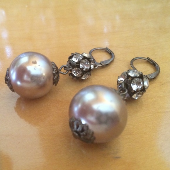 Dangle earrings