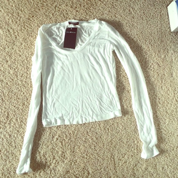Long sleeved cropped top