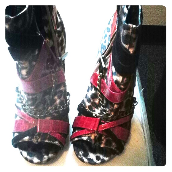 Leopard/red high heel